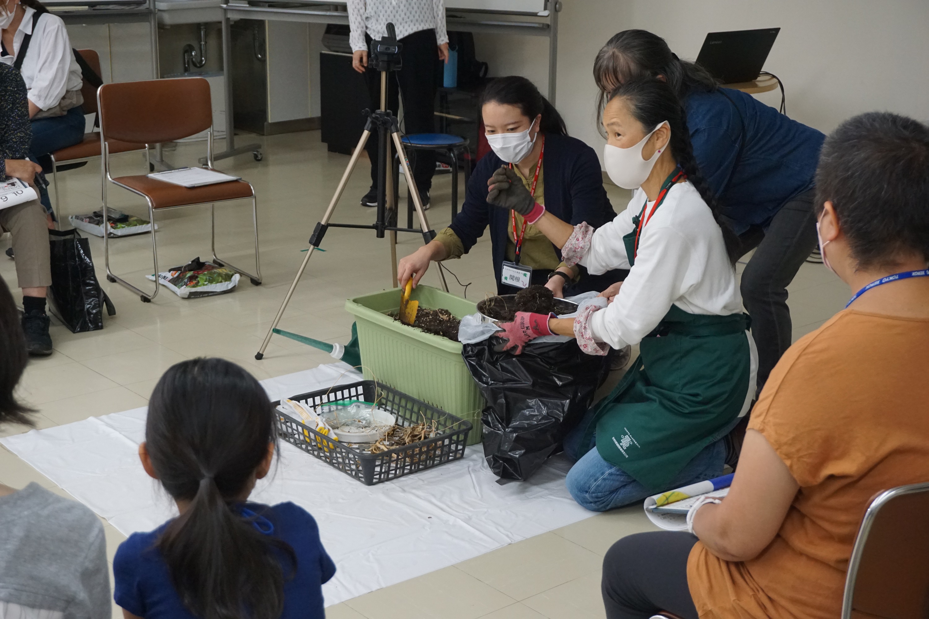2022新宿「みどりのカーテン」プロジェクト 『土のリサイクル・野菜づくり講座』