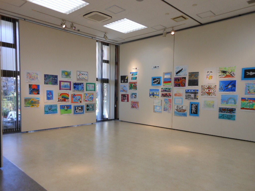 のびる展　令和4年度新宿区立小学校図画工作作品展