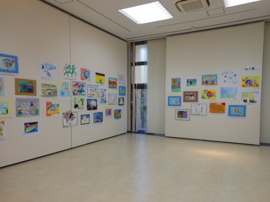 のびる展　令和4年度新宿区立小学校図画工作作品展