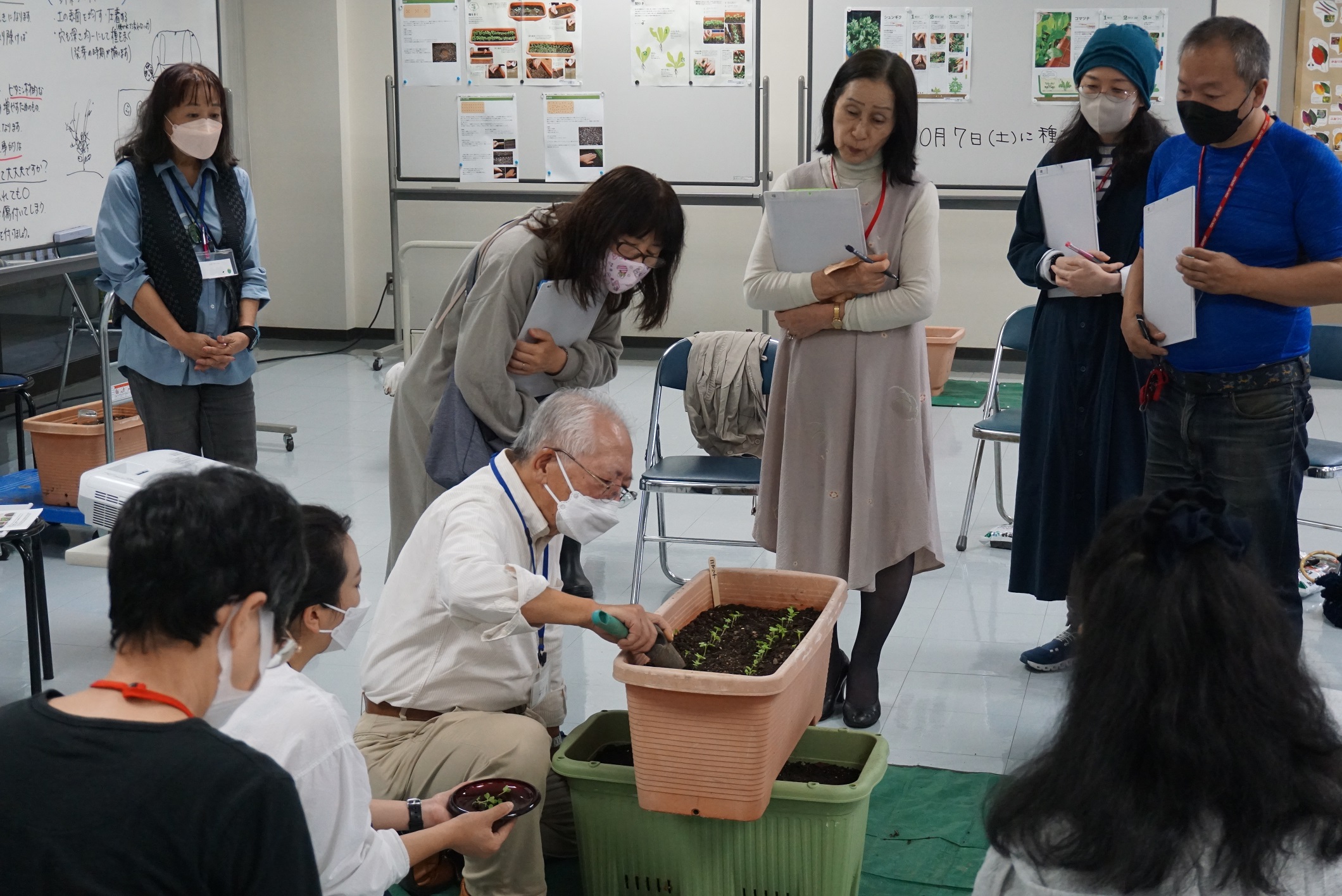 2023新宿「みどりのカーテン」プロジェクト 『土のリサイクル・野菜づくり講座』